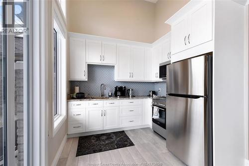 1696 Caille Avenue, Lakeshore, ON - Indoor Photo Showing Kitchen