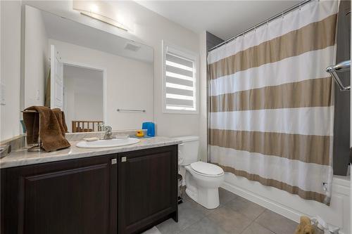 7833 Longhouse Lane, Niagara Falls, ON - Indoor Photo Showing Bathroom