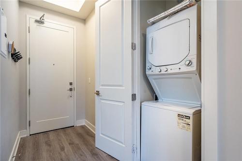150 Main Street W|Unit #402, Hamilton, ON - Indoor Photo Showing Laundry Room