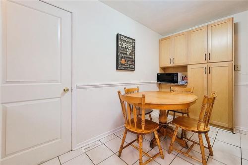 2145 Sandringham Drive, Burlington, ON - Indoor Photo Showing Dining Room