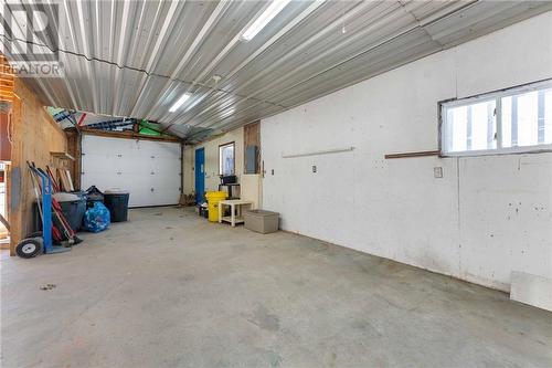 813 Mackay Street, Pembroke, ON - Indoor Photo Showing Garage