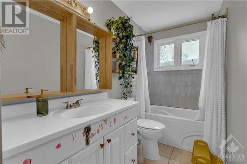 2581 Yarmouth Crescent, Ottawa, ON - Indoor Photo Showing Bathroom