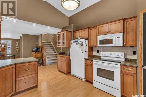 516 Ryer Place, Swift Current, SK - Indoor Photo Showing Kitchen