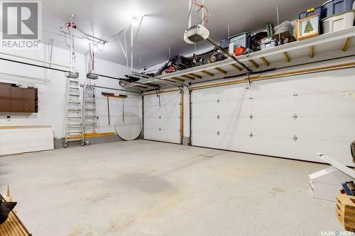 516 Ryer Place, Swift Current, SK - Indoor Photo Showing Garage