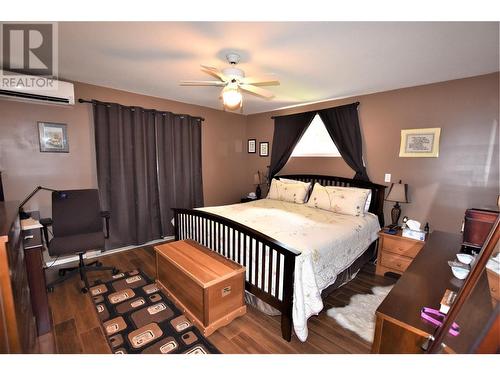 450 Ibis Avenue, Vernon, BC - Indoor Photo Showing Bedroom
