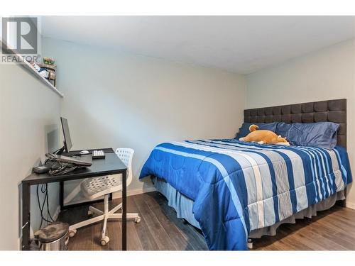 100 Greenwood Drive, Penticton, BC - Indoor Photo Showing Bedroom