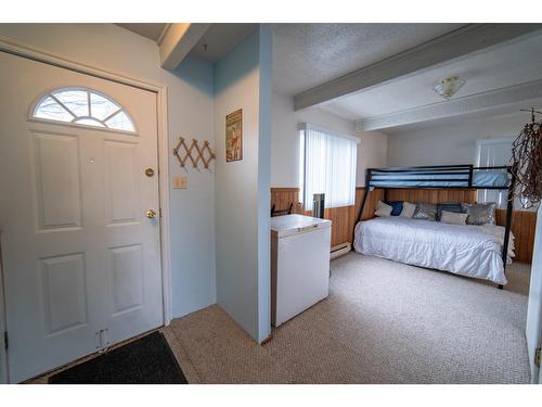 309 Fowler Street, Riondel, BC - Indoor Photo Showing Bedroom