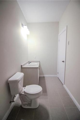 85 Morrell Street|Unit #225B, Brantford, ON - Indoor Photo Showing Bathroom