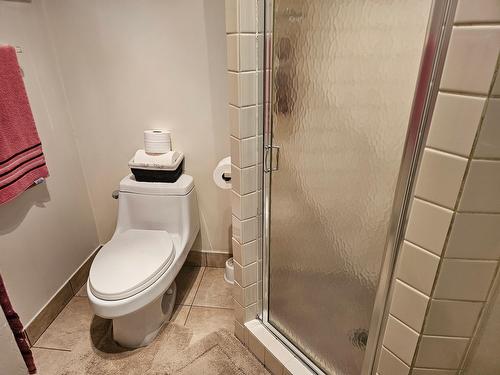 3433 Highway 6, Nelson, BC - Indoor Photo Showing Bathroom