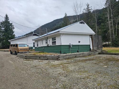 3433 Highway 6, Nelson, BC - Outdoor