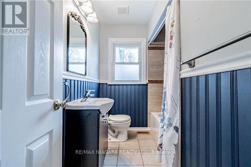 551 Buffalo Road, Fort Erie, ON - Indoor Photo Showing Bathroom