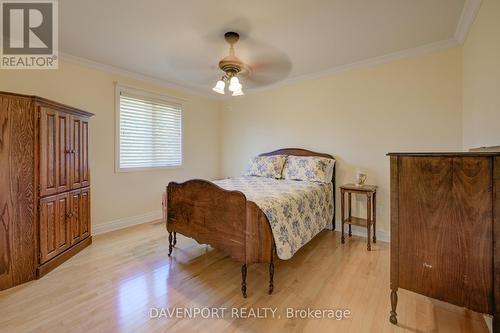 083515 Southgate 8 Rd, Southgate, ON - Indoor Photo Showing Bedroom