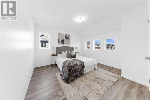 248 Tall Grass Cres, Kitchener, ON - Indoor Photo Showing Bedroom