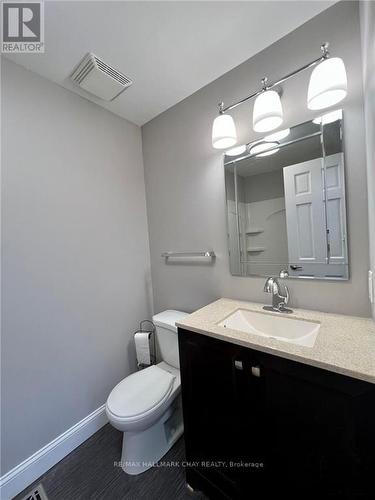 14 Spruce Street, Ottawa, ON - Indoor Photo Showing Bathroom