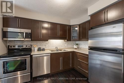 #68 -1059 Whetherfield St, London, ON - Indoor Photo Showing Kitchen With Double Sink