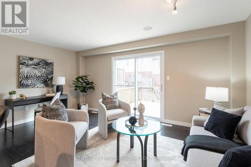 #68 -1059 Whetherfield St, London, ON - Indoor Photo Showing Living Room