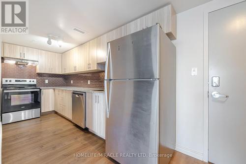 A202 - 275 Larch Street, Waterloo, ON - Indoor Photo Showing Kitchen