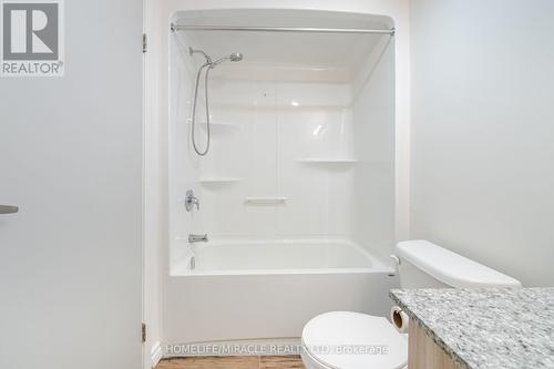 #A202 -275 Larch St, Waterloo, ON - Indoor Photo Showing Bathroom