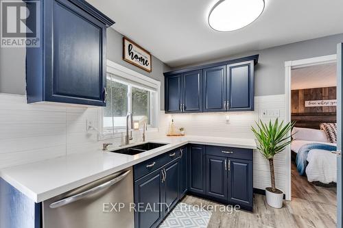 130 Crawford Road, Kawartha Lakes, ON - Indoor Photo Showing Kitchen With Double Sink With Upgraded Kitchen