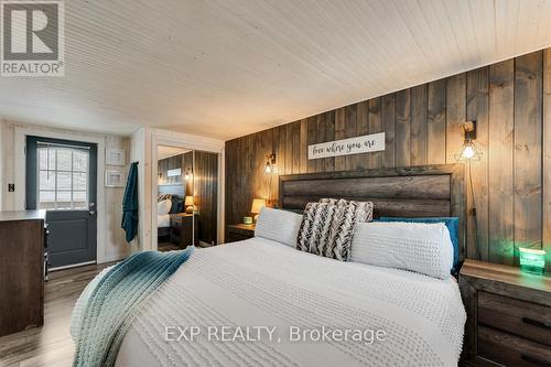 130 Crawford Road, Kawartha Lakes, ON - Indoor Photo Showing Bedroom
