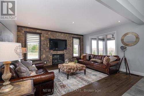 105 Crewson Crescent E, Erin, ON - Indoor Photo Showing Living Room With Fireplace