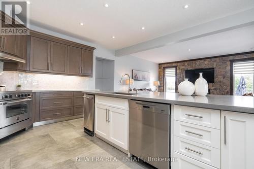 105 Crewson Crescent E, Erin, ON - Indoor Photo Showing Kitchen With Upgraded Kitchen