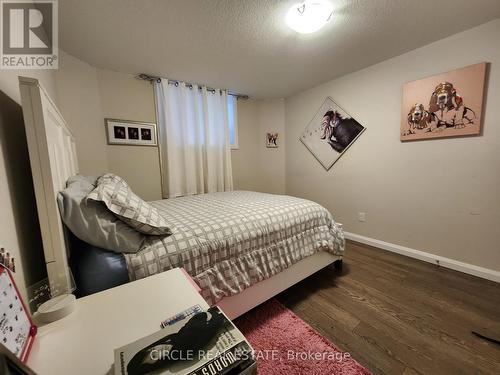 B - 211 Rachel Crescent, Kitchener, ON - Indoor Photo Showing Bedroom