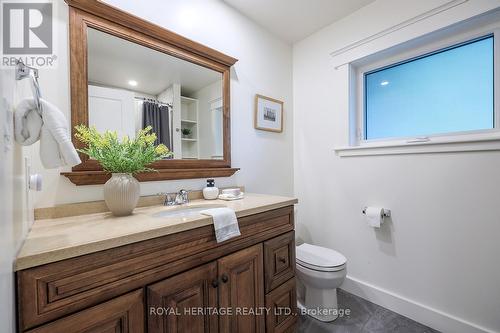 7129 Lake St, Hamilton Township, ON - Indoor Photo Showing Bathroom