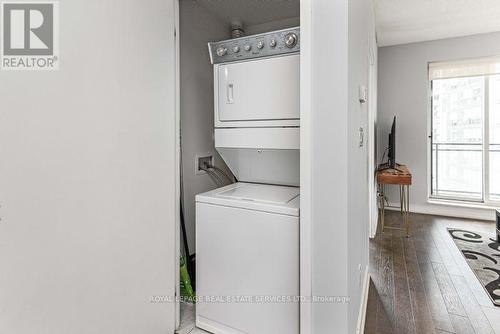 #2403 -4011 Brickstone Mews, Mississauga, ON - Indoor Photo Showing Laundry Room