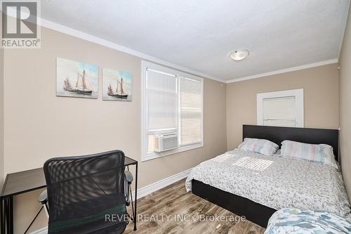 5267 Mcrae St, Niagara Falls, ON - Indoor Photo Showing Bedroom