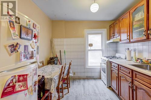12 Wallace Ave, Toronto, ON - Indoor Photo Showing Kitchen