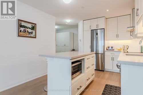 501 - 2025 Maria Street, Burlington, ON - Indoor Photo Showing Kitchen With Stainless Steel Kitchen