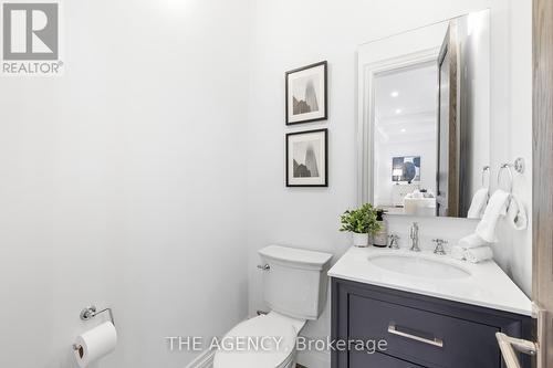 2409 Lakeshore Rd, Burlington, ON - Indoor Photo Showing Bathroom