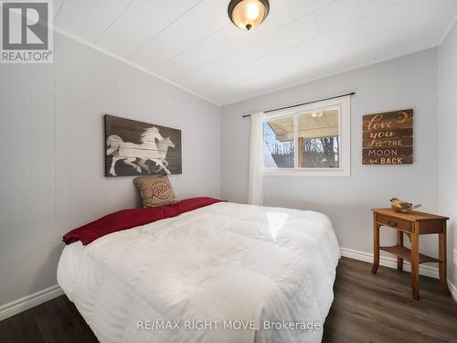 6185 Rama Dalton Boundary Rd, Kawartha Lakes, ON - Indoor Photo Showing Bedroom