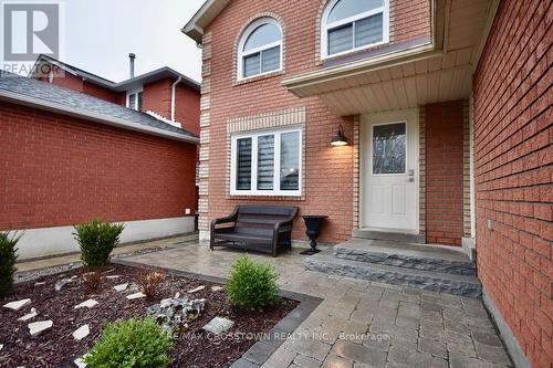 33 Ferguson Dr, Barrie, ON - Outdoor With Exterior