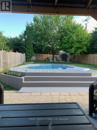 33 Ferguson Dr, Barrie, ON - Outdoor With Backyard