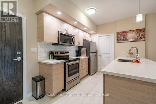 #303 -344 Florence Dr, Peterborough, ON - Indoor Photo Showing Kitchen
