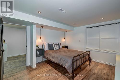 84 Irwin Drive, Galway-Cavendish And Harvey, ON - Indoor Photo Showing Bedroom