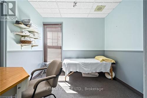 156 Bridge St E, Belleville, ON - Indoor Photo Showing Bedroom