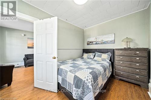 156 Bridge Street E, Belleville, ON - Indoor Photo Showing Bedroom