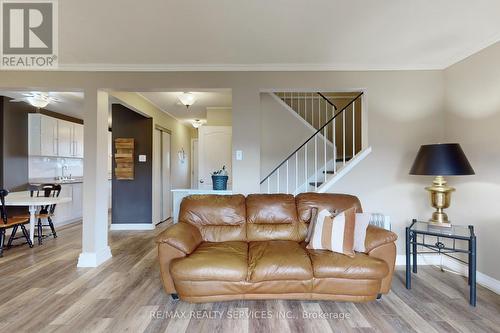 9 Greenhills Sq, Brampton, ON - Indoor Photo Showing Living Room