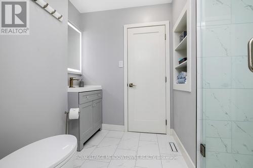 18 Church St, Halton Hills, ON - Indoor Photo Showing Bathroom