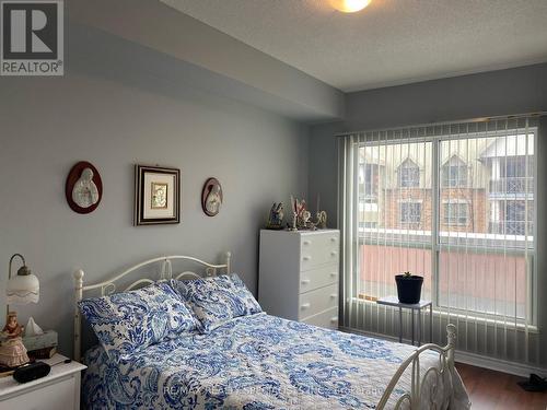 #207 -810 Scollard Crt, Mississauga, ON - Indoor Photo Showing Bedroom