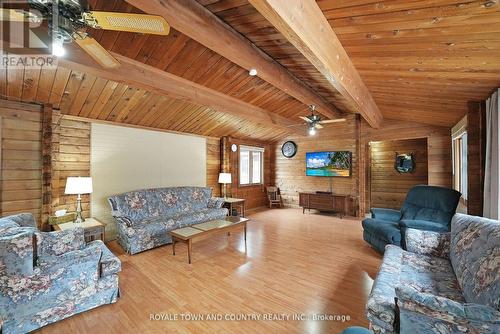 121 Percy Crescent, Scugog, ON - Indoor Photo Showing Living Room