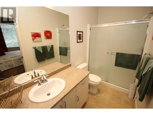 152 Willows Place, Oliver, BC - Indoor Photo Showing Bathroom