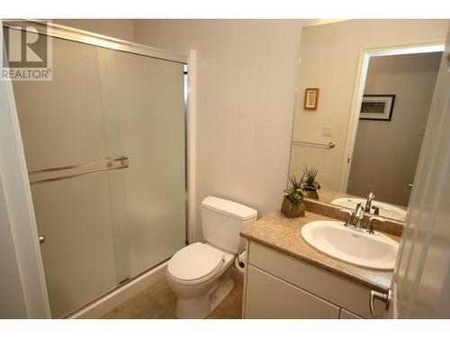 152 Willows Place, Oliver, BC - Indoor Photo Showing Bathroom