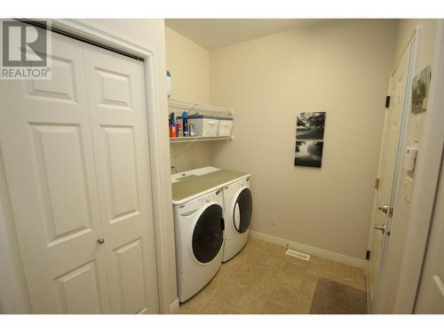 152 Willows Place, Oliver, BC - Indoor Photo Showing Laundry Room