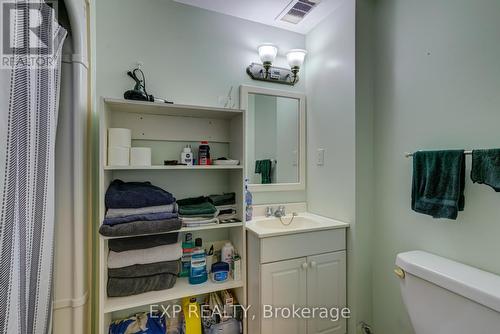 168 Hodgson Dr, Newmarket, ON - Indoor Photo Showing Bathroom