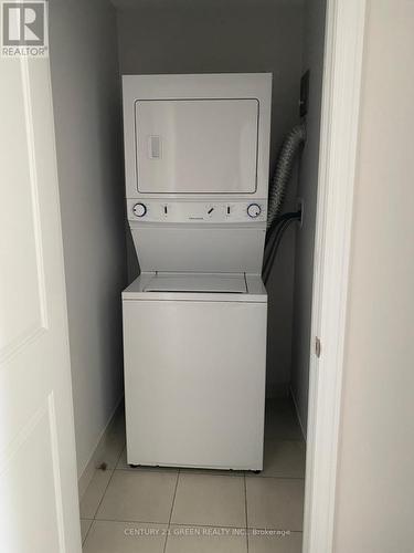 2057 Dale Rd, Innisfil, ON - Indoor Photo Showing Laundry Room