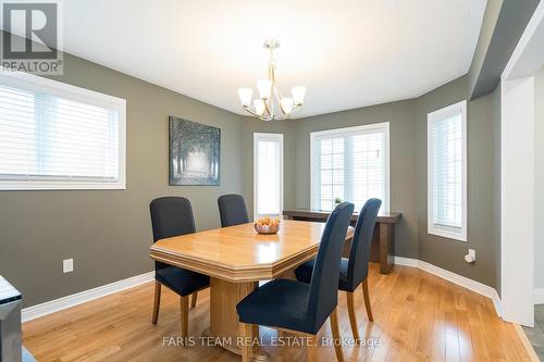 1007 Leslie Drive, Innisfil, ON - Indoor Photo Showing Dining Room